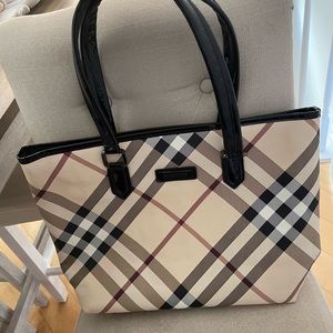 Like new Burberry bag. No dust bag available. bought from macy’s 2 years ago
